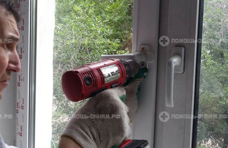 Замена глухого окна на створку ПВХ Замена створки на поворотную